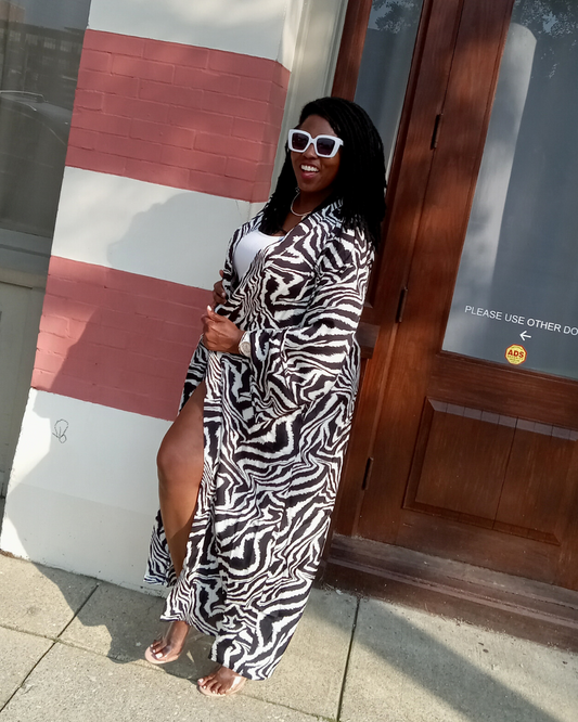 Women's Black and White Zebra Print Flowy Kimono